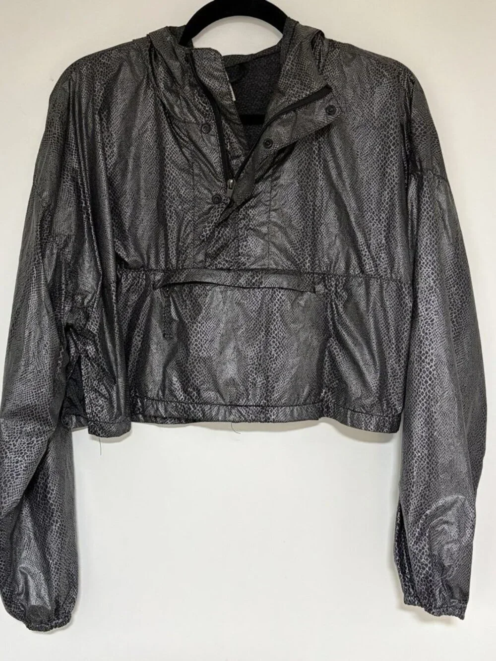 Free People Movement Cropped Windbreaker Snake Print Hoodie Anorak Size XS